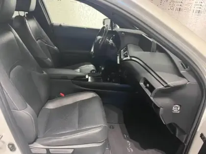 Photo 10 Lexus UX  250h 2WD Le Plus MY21