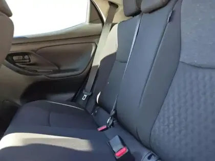 Photo 13 Toyota Yaris  116h Design 5p MY22