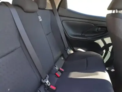 Photo 9 Toyota Yaris  116h Design 5p MY22