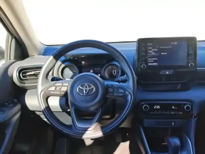 Photo 11 Toyota Yaris  116h Design 5p MY22