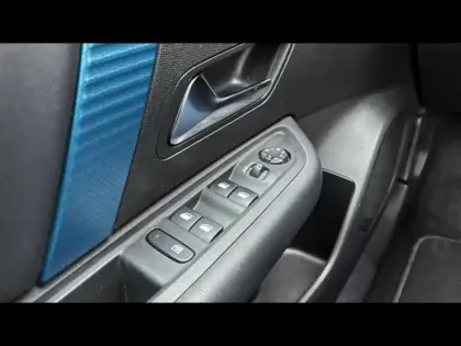 Photo 12 Citroën C4  Moteur électrique 136ch (100 kW) Feel Pack Automatique