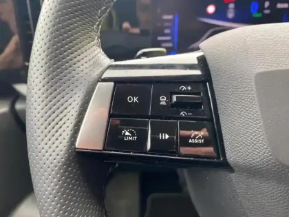 Photo 10 Opel Astra  1.6 Turbo 180ch Hybrid  Elegance Business BVA8