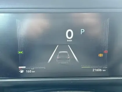 Photo 12 Citroën C4  1.2 Hybride 136ch S&S MAX Automatique