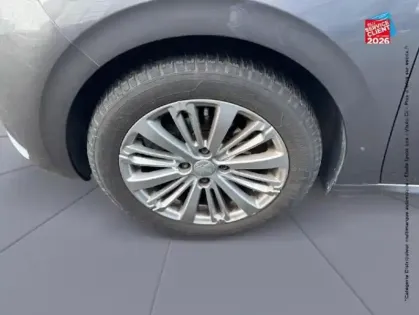 Photo 9 Peugeot 208  1.2 PureTech 82ch E6.c Signature 5p