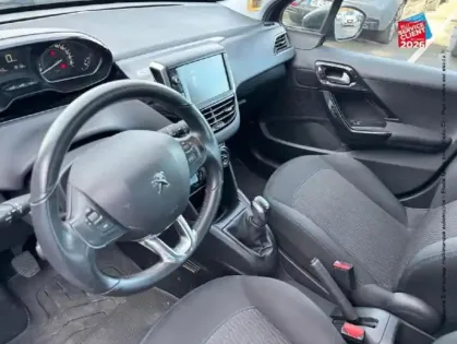 Photo 14 Peugeot 208  1.2 PureTech 82ch E6.c Signature 5p