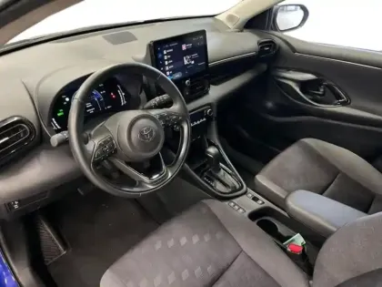 Photo 13 Toyota Yaris  116h Design 5p MC24