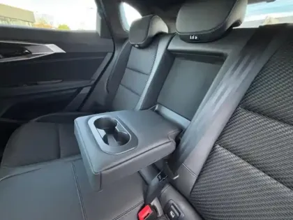 Photo 14 Renault Austral  1.2 E-Tech full hybrid 200ch esprit Alpine - 25