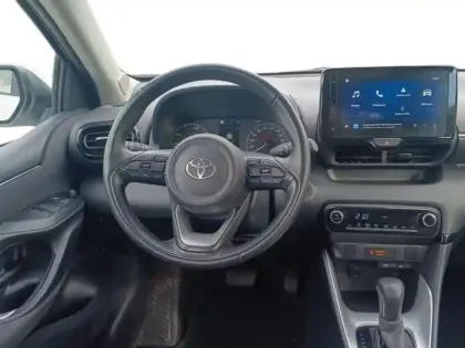 Photo 11 Toyota Yaris  116h Dynamic 5p MC24