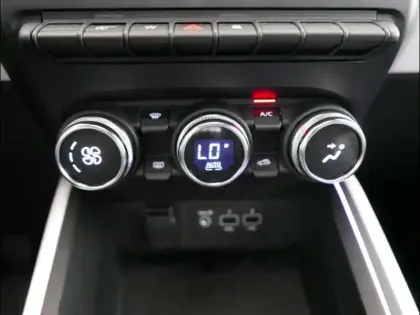 Photo 13 Renault Clio  1.6 E-Tech hybride 140ch Intens -21N