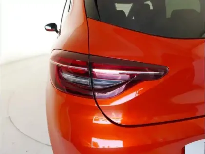 Photo 5 Renault Clio  1.6 E-Tech hybride 140ch Intens -21N