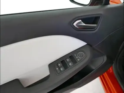 Photo 12 Renault Clio  1.6 E-Tech hybride 140ch Intens -21N