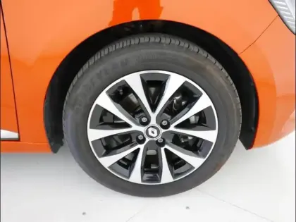 Photo 10 Renault Clio  1.6 E-Tech hybride 140ch Intens -21N