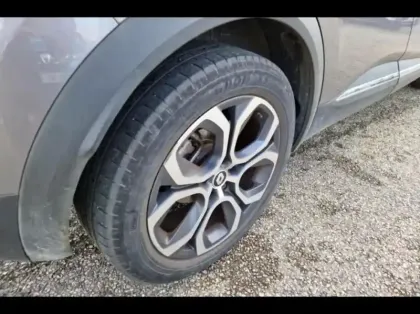 Photo 12 Renault Captur  1.6 E-Tech hybride 145ch Techno Fast Track