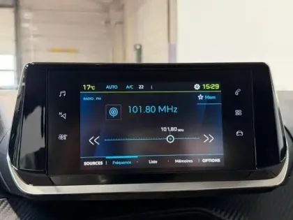 Photo 10 Peugeot 208  e- 136ch Active