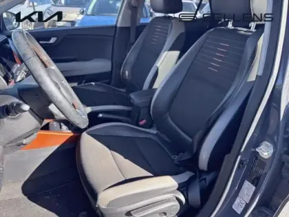 Photo 10 Kia Stonic  1.0 T-GDi 100ch MHEV Launch Edition iBVM6