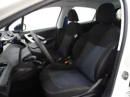 Photo 6 Peugeot 208  1.2 PureTech 68ch Like 5p