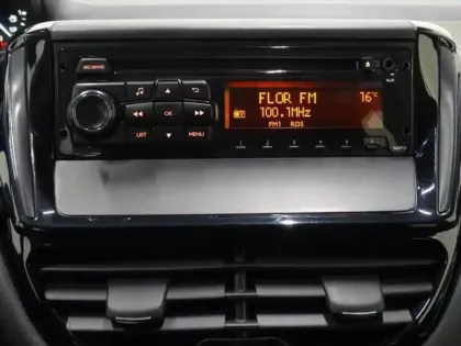 Photo 10 Peugeot 208  1.2 PureTech 68ch Like 5p