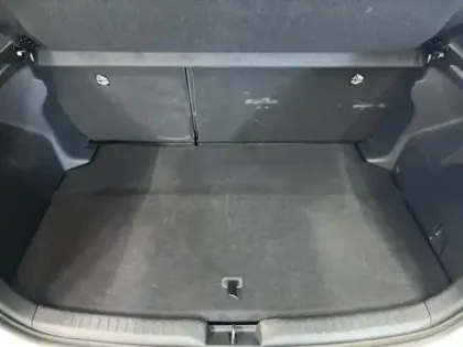 Photo 11 Toyota Yaris  116h Dynamic 5p MC24