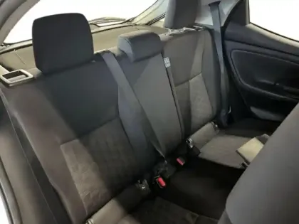 Photo 8 Toyota Yaris  116h Dynamic 5p MC24