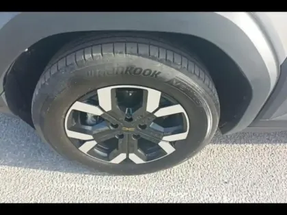 Photo 12 Dacia Duster  1.6 hybrid 140ch Extreme