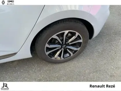 Photo 7 Renault Clio  1.6 E-Tech 145ch full hybrid Techno - 24