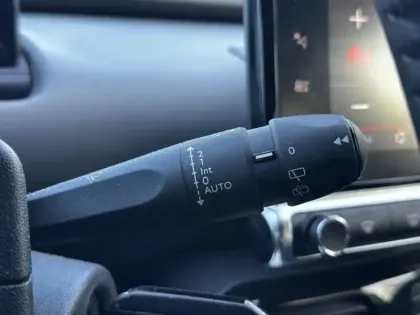 Photo 14 Citroën C4  Cactus PureTech 110ch S&S Shine E6.d