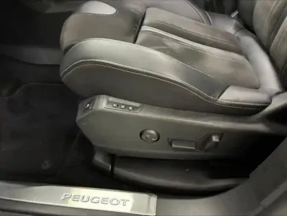 Photo 12 Peugeot 5008  1.6 PureTech 180ch S&S GT EAT8