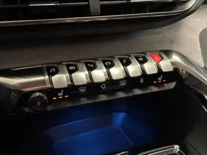 Photo 8 Peugeot 5008  1.6 PureTech 180ch S&S GT EAT8