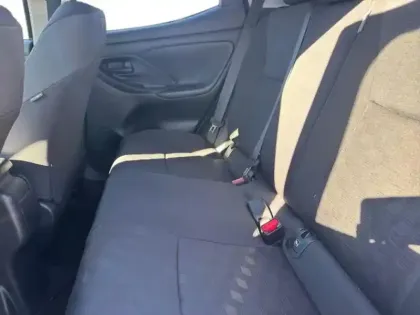 Photo 13 Toyota Yaris  116h Design 5p MC24