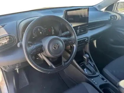 Photo 14 Toyota Yaris  116h Design 5p MC24