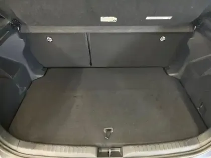 Photo 11 Toyota Yaris  116h Dynamic Business 5p + Programme Beyond Zero Academy MY22