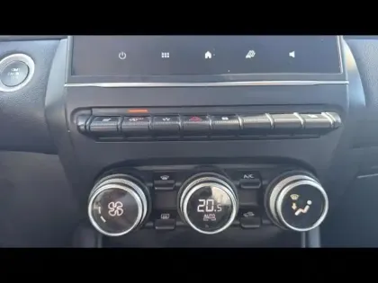 Photo 11 Renault Captur  1.3 TCe 130ch FAP Intens - 20