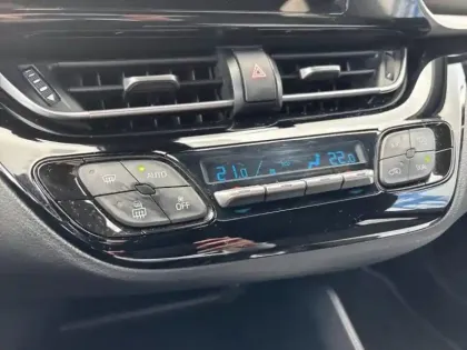 Photo 15 Toyota C-HR Gén. I Ph1 Dynamic 5