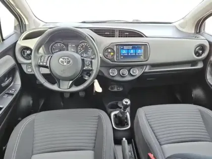 Photo 10 Toyota Yaris  110 VVT-i France Connect 5p RC19