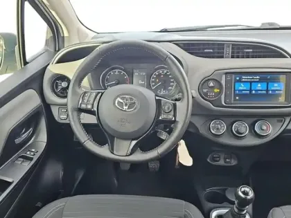 Photo 11 Toyota Yaris  110 VVT-i France Connect 5p RC19