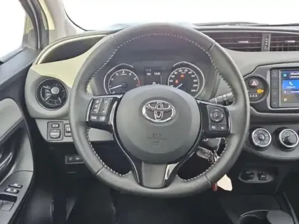 Photo 14 Toyota Yaris  110 VVT-i France Connect 5p RC19