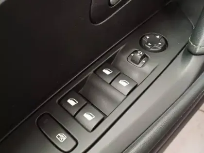 Photo 11 Peugeot 208  1.2 PureTech 100ch S&S GT EAT8