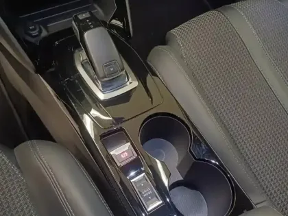 Photo 12 Peugeot 208  1.2 PureTech 100ch S&S GT EAT8