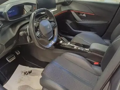 Photo 8 Peugeot 208  1.2 PureTech 100ch S&S GT EAT8