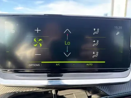 Photo 19 Peugeot 2008  BlueHDi 130 S&S EAT8