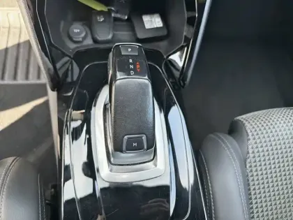 Photo 13 Peugeot 2008  BlueHDi 130 S&S EAT8