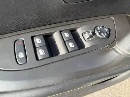 Photo 14 Peugeot 2008  BlueHDi 130 S&S EAT8