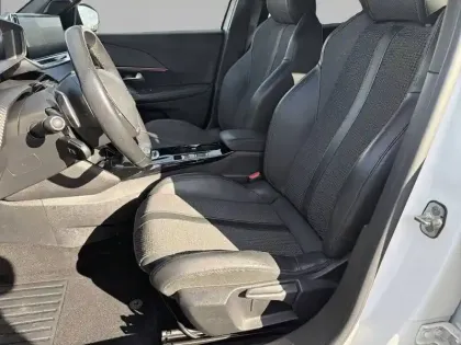 Photo 10 Peugeot 2008  BlueHDi 130 S&S EAT8