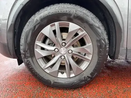 Photo 40 Peugeot 2008  PureTech 130 S&S EAT8