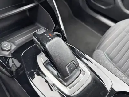 Photo 13 Peugeot 2008  PureTech 130 S&S EAT8