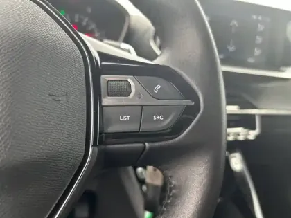 Photo 75 Peugeot 2008  PureTech 130 S&S EAT8