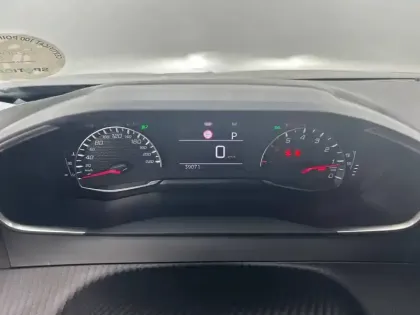 Photo 65 Peugeot 2008  PureTech 130 S&S EAT8