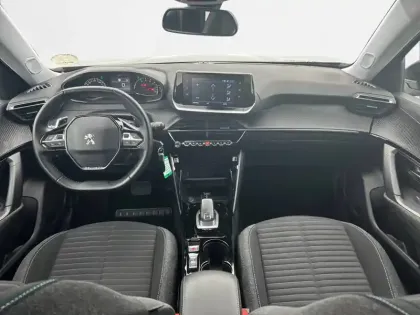 Photo 63 Peugeot 2008  PureTech 130 S&S EAT8