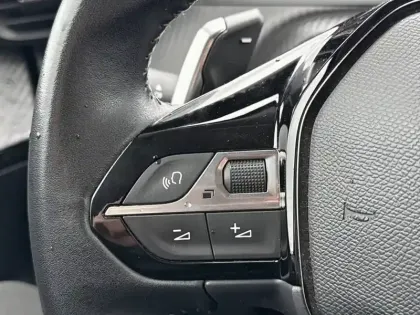 Photo 46 Peugeot 2008  PureTech 130 S&S EAT8