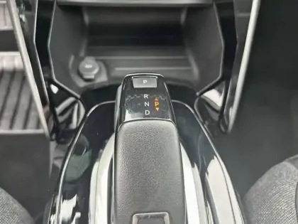 Photo 69 Peugeot 2008  PureTech 130 S&S EAT8